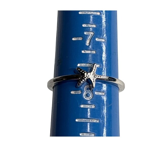 Starfish Silvertone Ring Size 7.75 Minimalist Simple Beachy - Picture 1 of 3